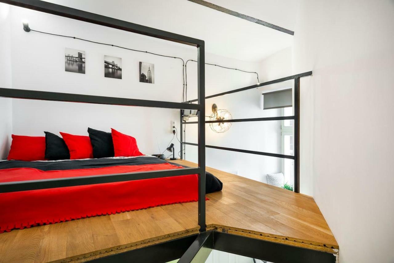 Two-Bedroom Apartment with Balcony and Sea View