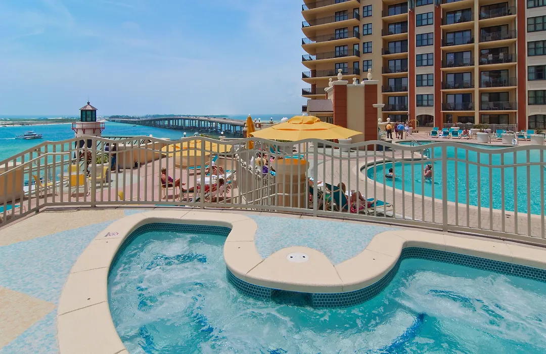 Emerald Grande Condominiums At Harborwalk Village-1